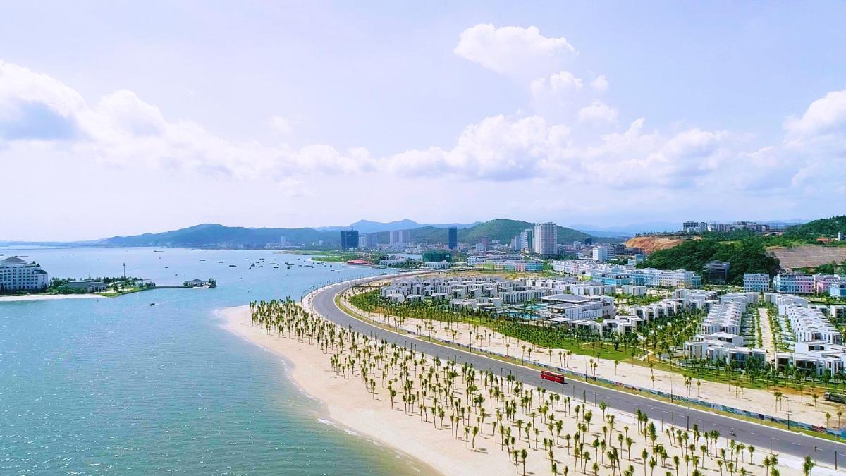 La Dolce Vita Ha Long Bagian luar foto